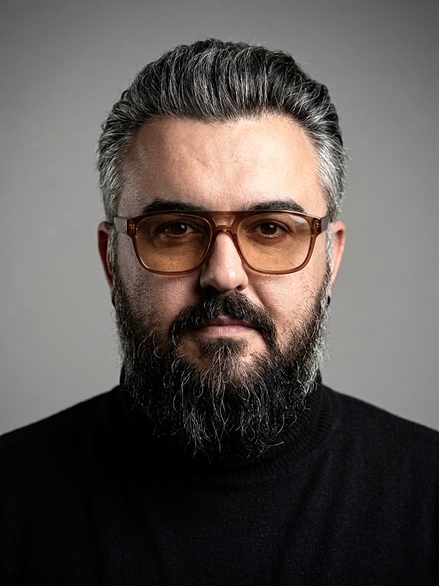 Portrait of Vahab Gaeeni